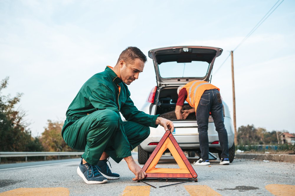 road-assistant-workers