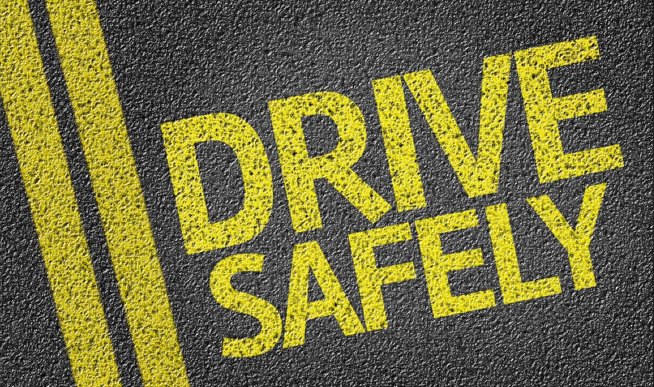 4 Tips to Stay Safe While Driving